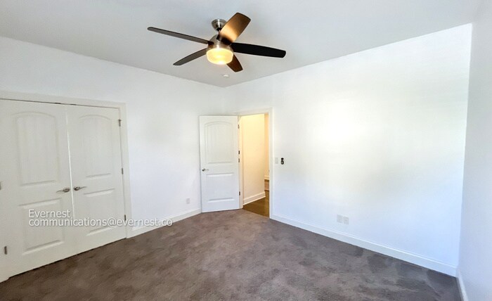 Building Photo - 5665 Bungalow Cir