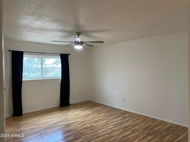 Building Photo - 8473 E Pierce St