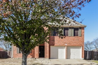 Building Photo - 1511 Columbia Dr