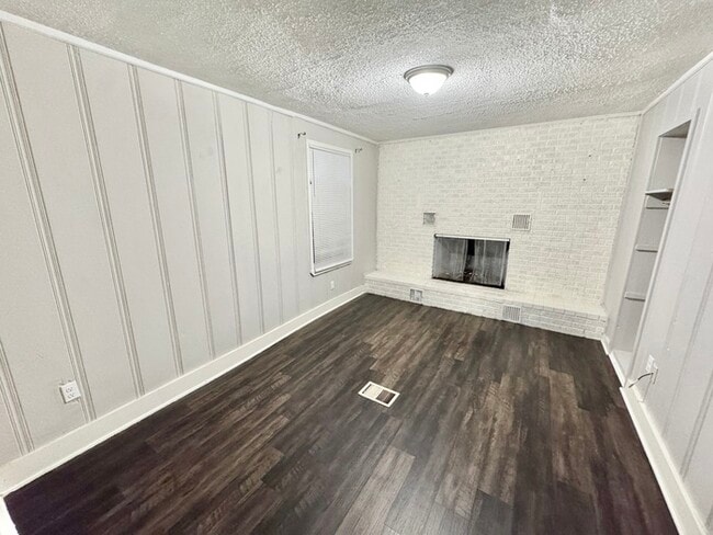 Building Photo - 655 Granada Rd