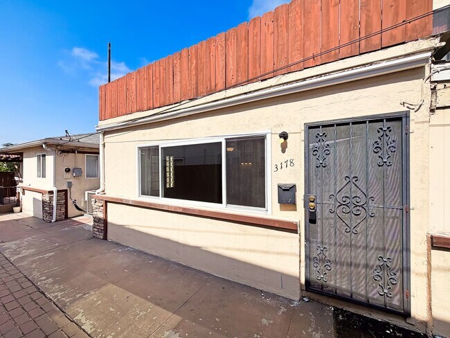Building Photo - SD: 3BD/1.5BA Apartment in Normal Heights with Reserved Parking