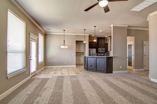 Building Photo - Beautiful Foster Signature Home in Great L...