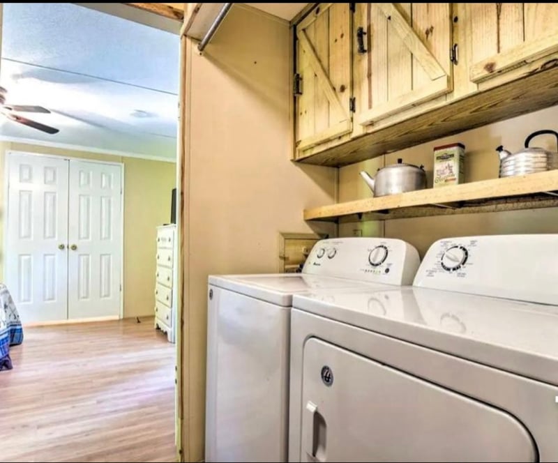 Building Photo - 290 S Port Bass Dr