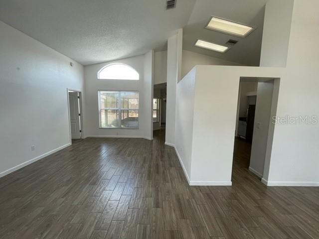 Building Photo - 1009 California Creek Dr