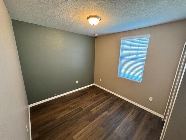 Building Photo - 512 Mckenna Dr