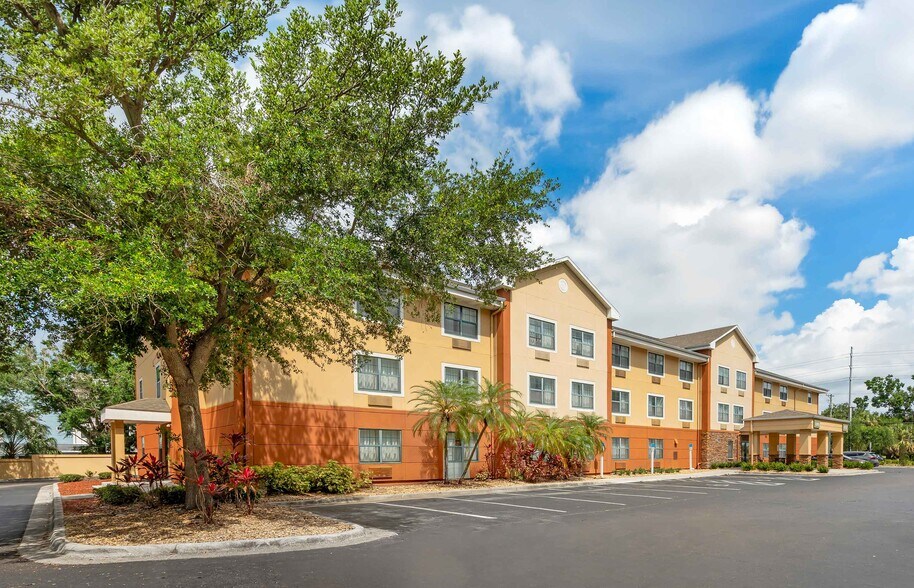 Building Photo - Furnished Studio-Tampa - Airport - Spruce Street