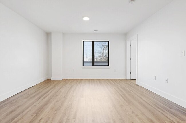 Building Photo - 276 Reock St