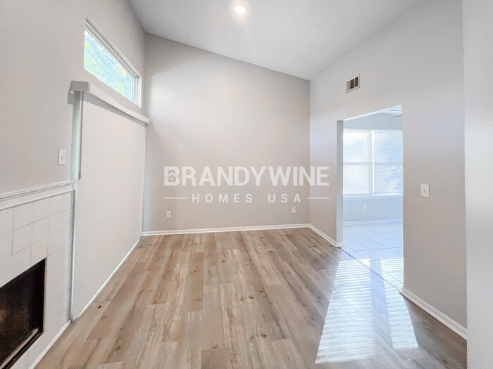 Building Photo - 4400 Westchester Ct