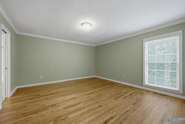 Building Photo - 815 Baylor Dr SE
