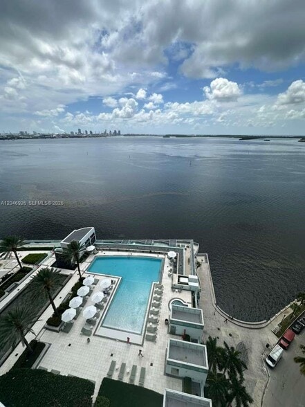 Building Photo - 1331 Brickell Bay Dr