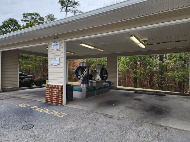 Building Photo - 522 Knolls Dr