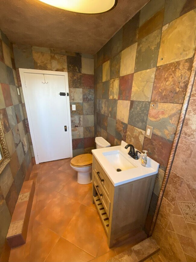 Building Photo - Charming 3-Bedroom Home for Rent in Lander...