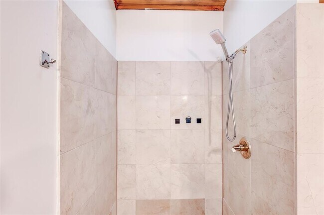Building Photo - 208 Westhaven Dr