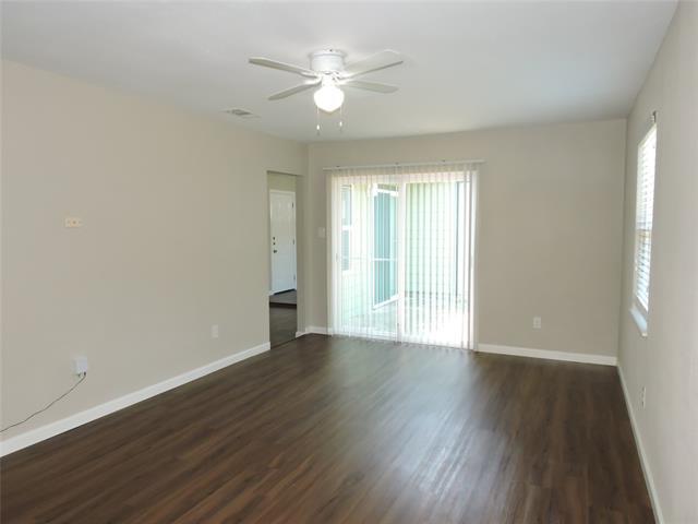 Building Photo - 11927 Hoblitzelle Dr