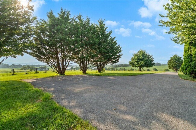 Building Photo - 6110 Holter Rd