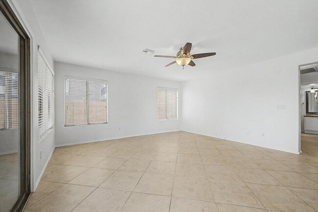 Building Photo - 1513 W Lark Dr