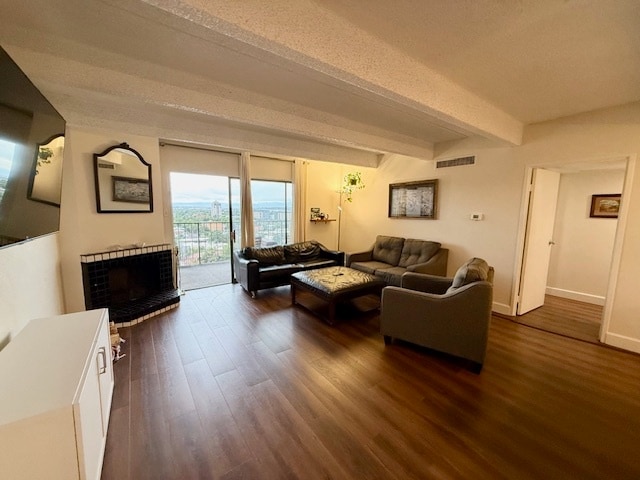 Living room - 777 N Washington St