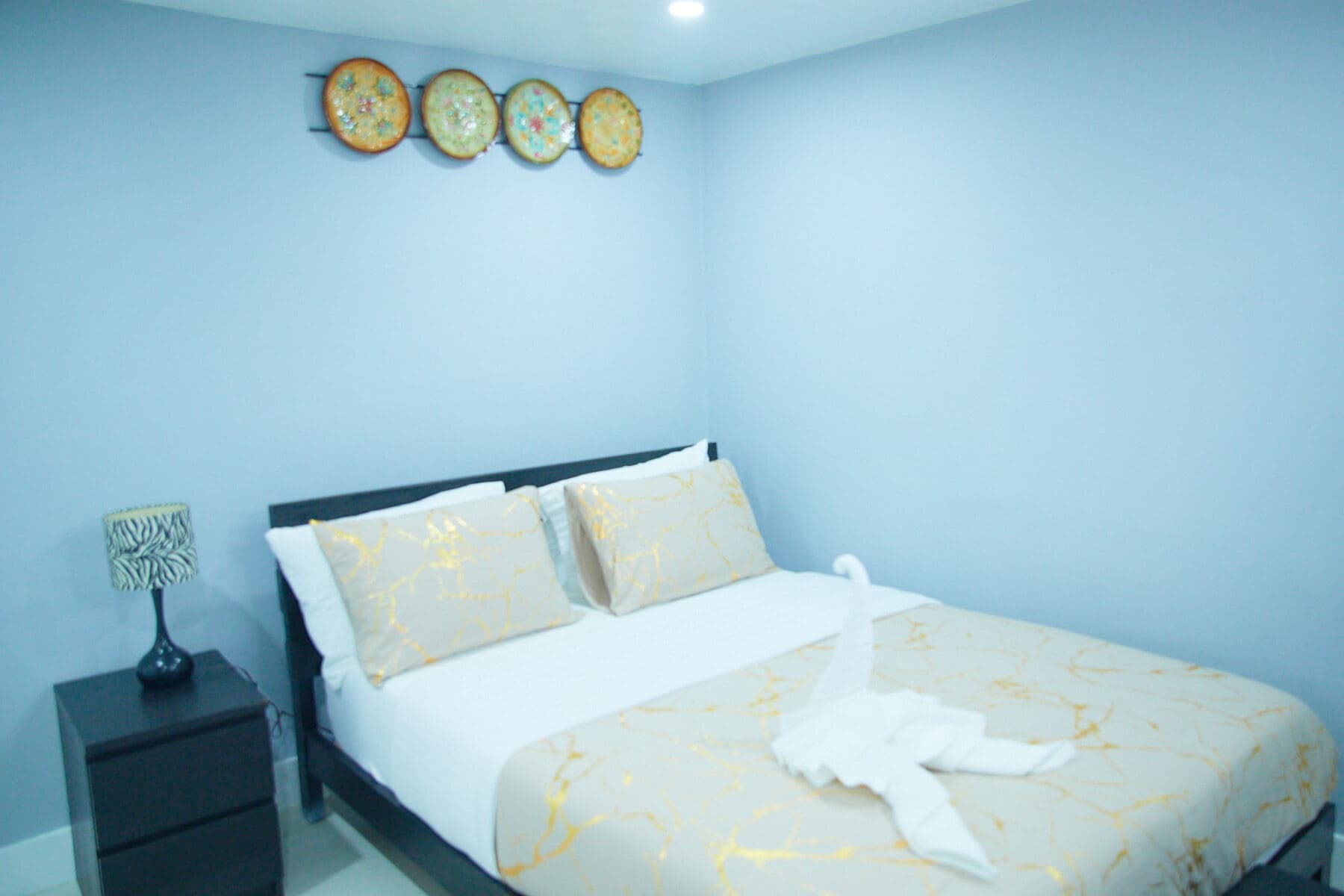 Building Photo - 414 N 60th Way