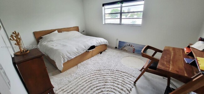 Building Photo - 1605 Meridian Ave