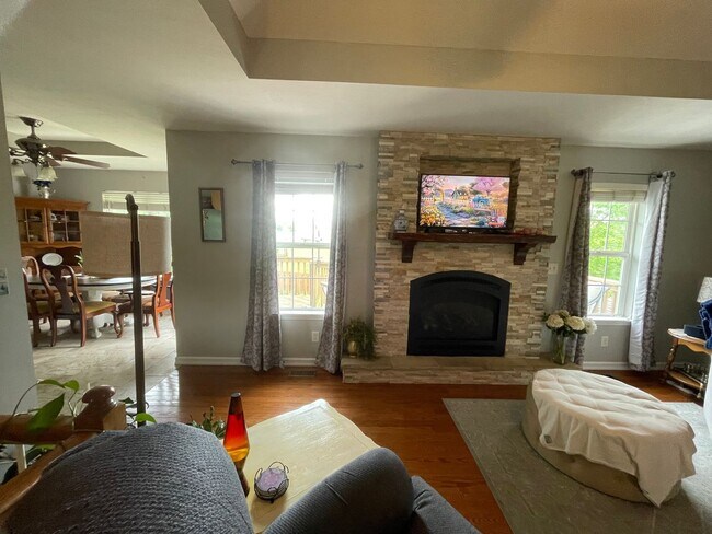 Building Photo - PRE-LEASING - Fully Furnished 6mo Short Term Rental in Ozark