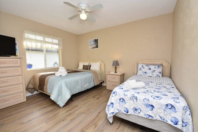 Building Photo - 60 Westover Ln