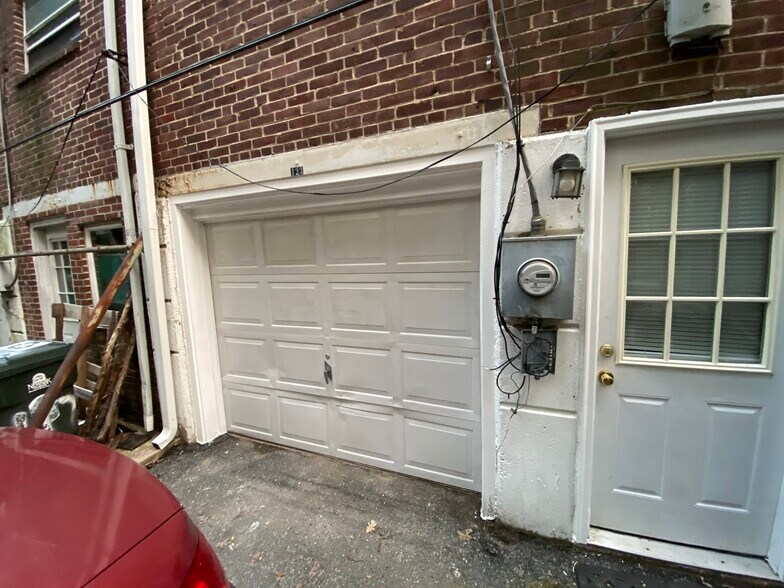 Back Entrance (Garage not a part of rental) - 123 Madison Dr