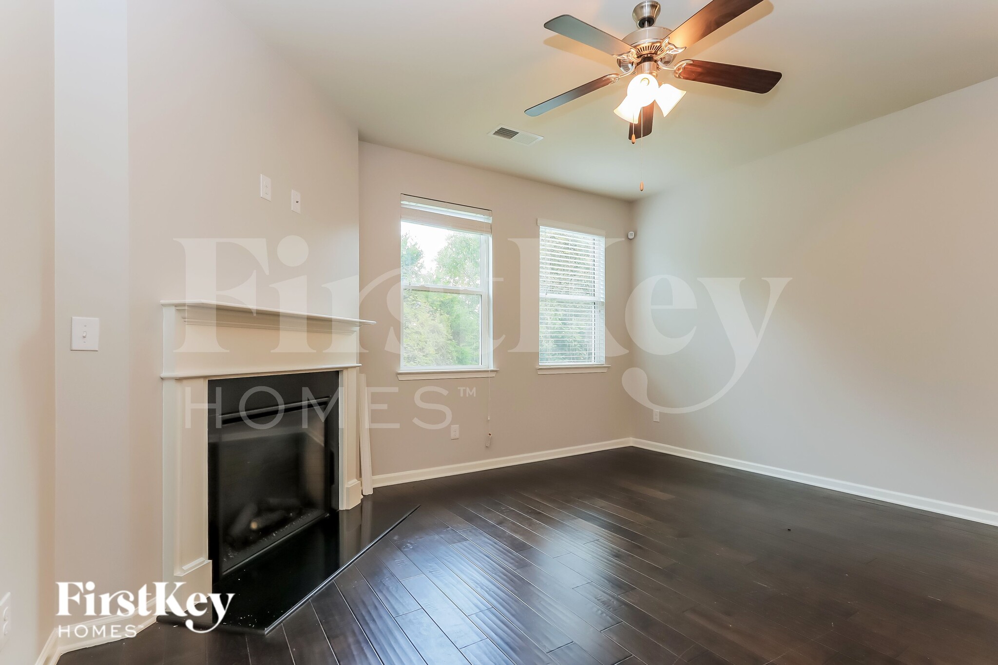 Building Photo - 569 Carleton Pl