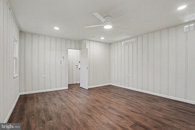 Building Photo - 105 Oak Hill Dr
