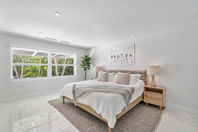 Building Photo - 5284 Boca Marina Cir S