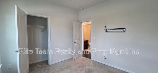 Building Photo - 7347 Raylee Ave SW