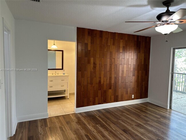 Building Photo - 8605 NW 35th Ct