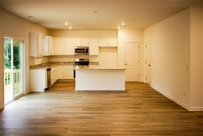 Building Photo - 245 Red Dragon Dr