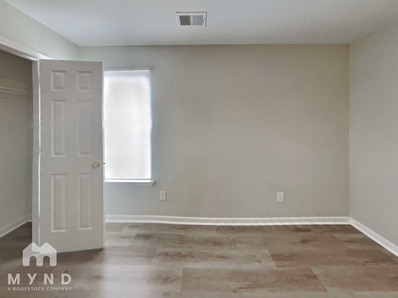 Building Photo - 165 Stallings Mill Dr