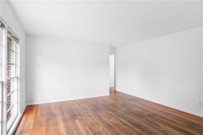 Building Photo - 3075 Stratford Arms Dr