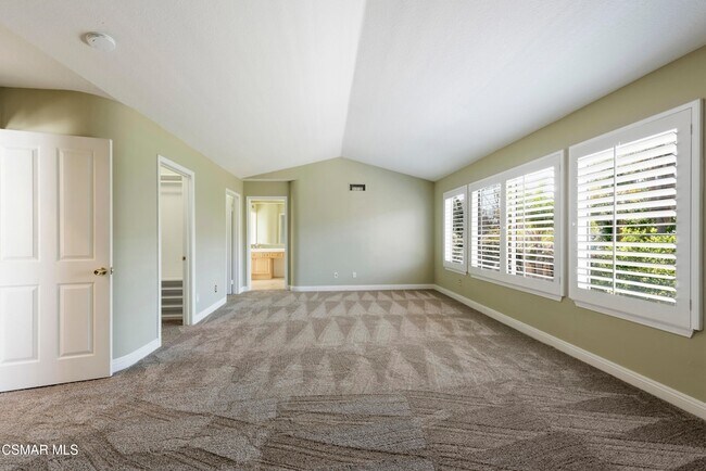 Building Photo - 1811 Fox Springs Cir