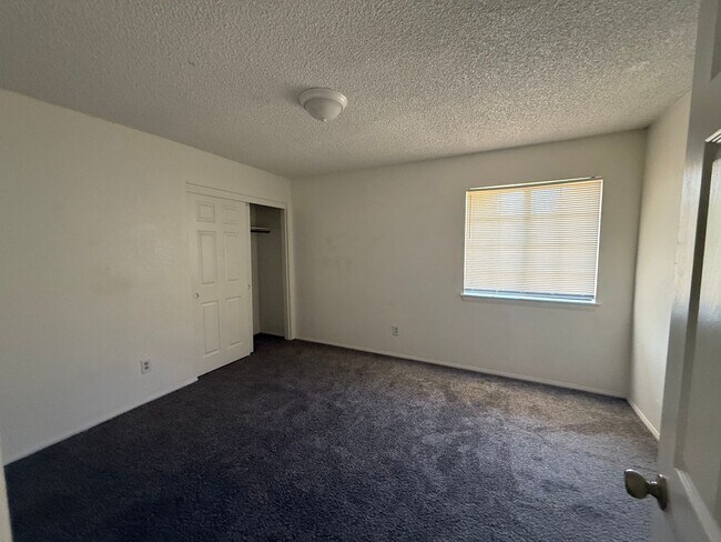 Building Photo - 20318 Thunderbird Rd