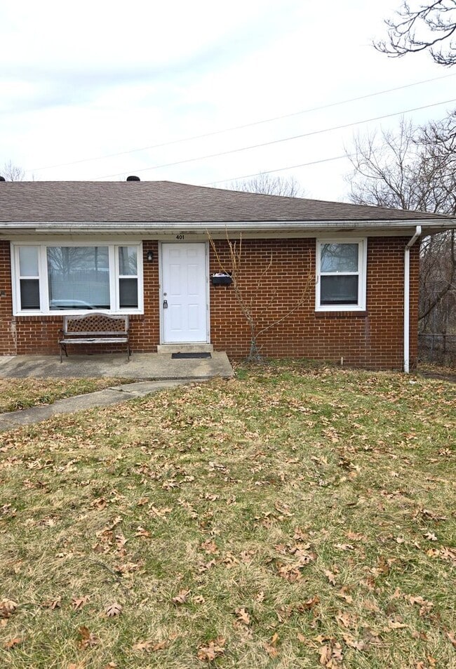 Building Photo - 401 Springhill Dr