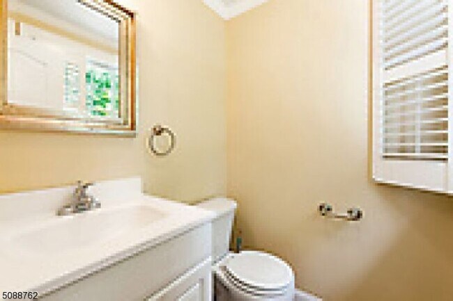 Building Photo - 210 North Ave