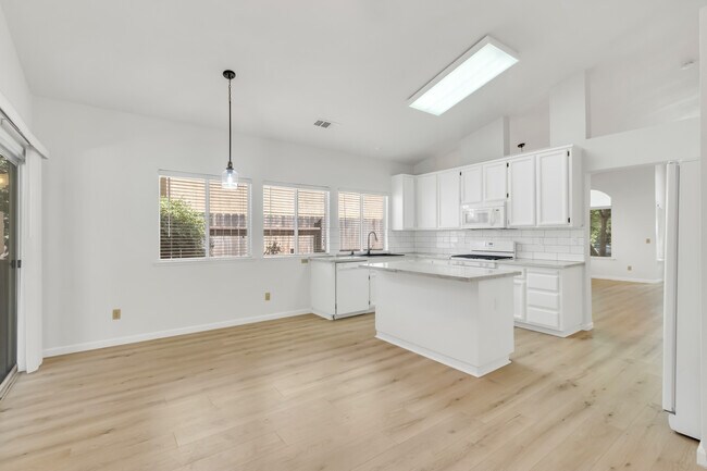 Building Photo - 9332 Caulfield Dr