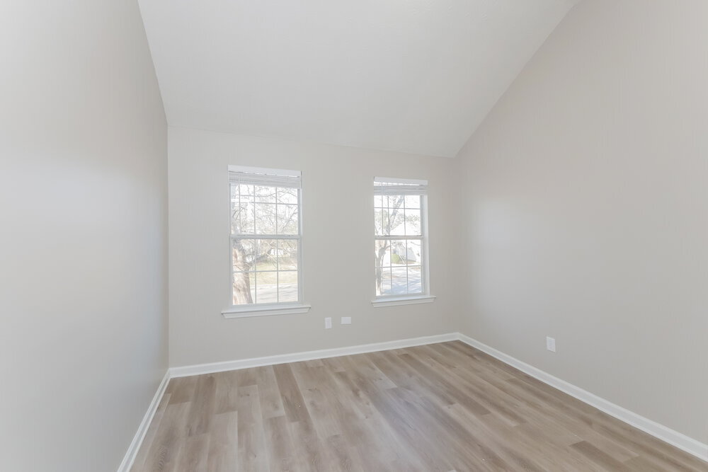 Building Photo - 409 Grove Park Dr