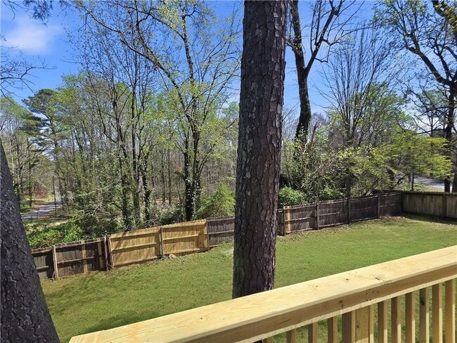 Building Photo - 228 Stoneybrook Dr