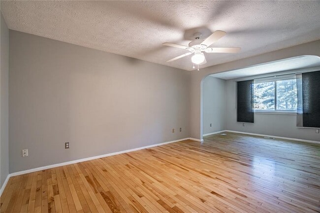 Building Photo - 2843 Pine Meadow Dr