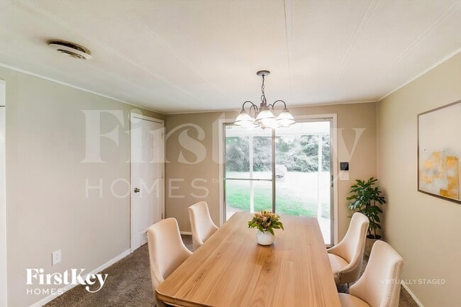 Building Photo - 1052 Adrian Cir SW