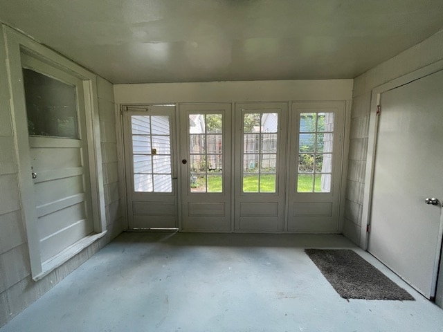 Building Photo - 2229 Parkview Pl