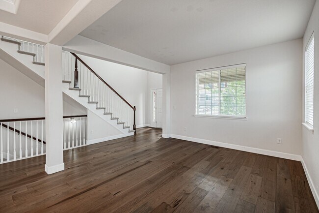 Building Photo - Spacious 5BD, 4BA Castle Rock Home with Fi...