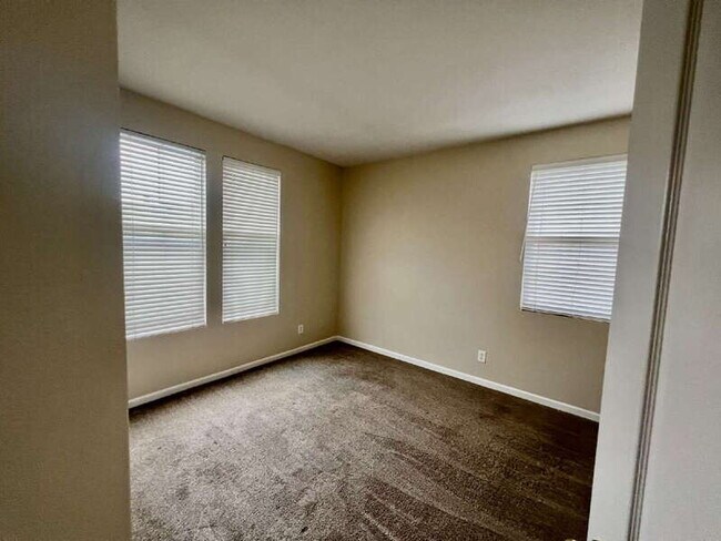 Building Photo - 116 Burgundy Ct