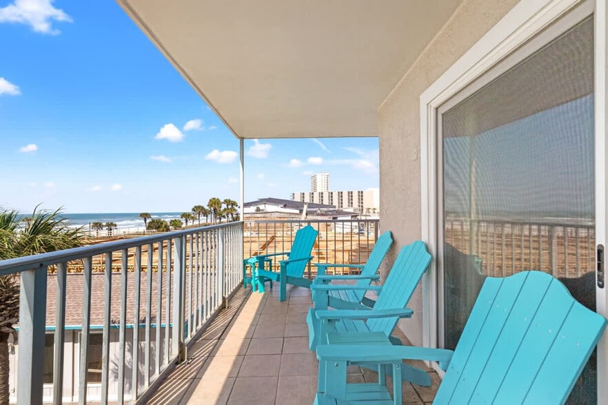 Building Photo - 8743 Thomas Dr