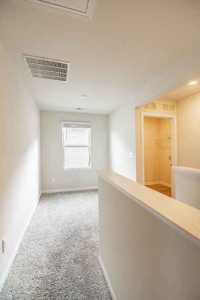 Building Photo - 1148 Harland St