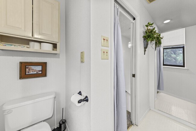 Building Photo - 126 North St