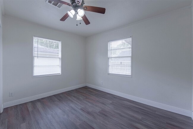 Building Photo - 5206 Avenue M